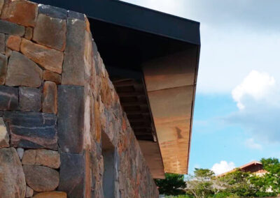 Obra Residencial na Fazenda Boa Vista - Revestimento em ACM 4MM Preto Fosco