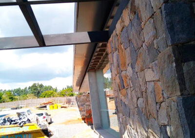 Obra Residencial na Fazenda Boa Vista - Revestimento em ACM 4MM Preto Fosco